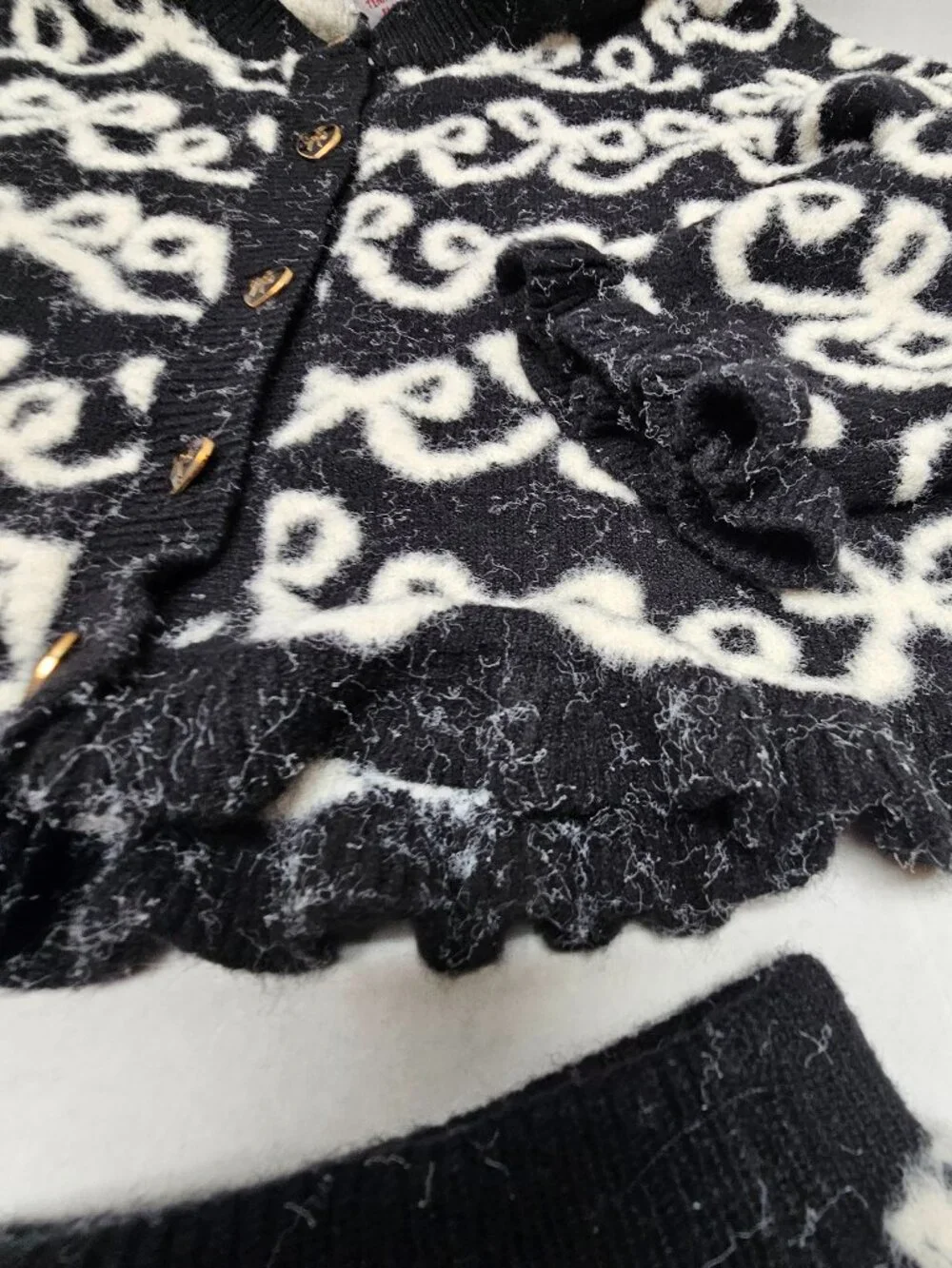 Girls Cupcakes and Cashmere 2 pc Sweater Top Skirt Set Black White Soft Bows 5 6